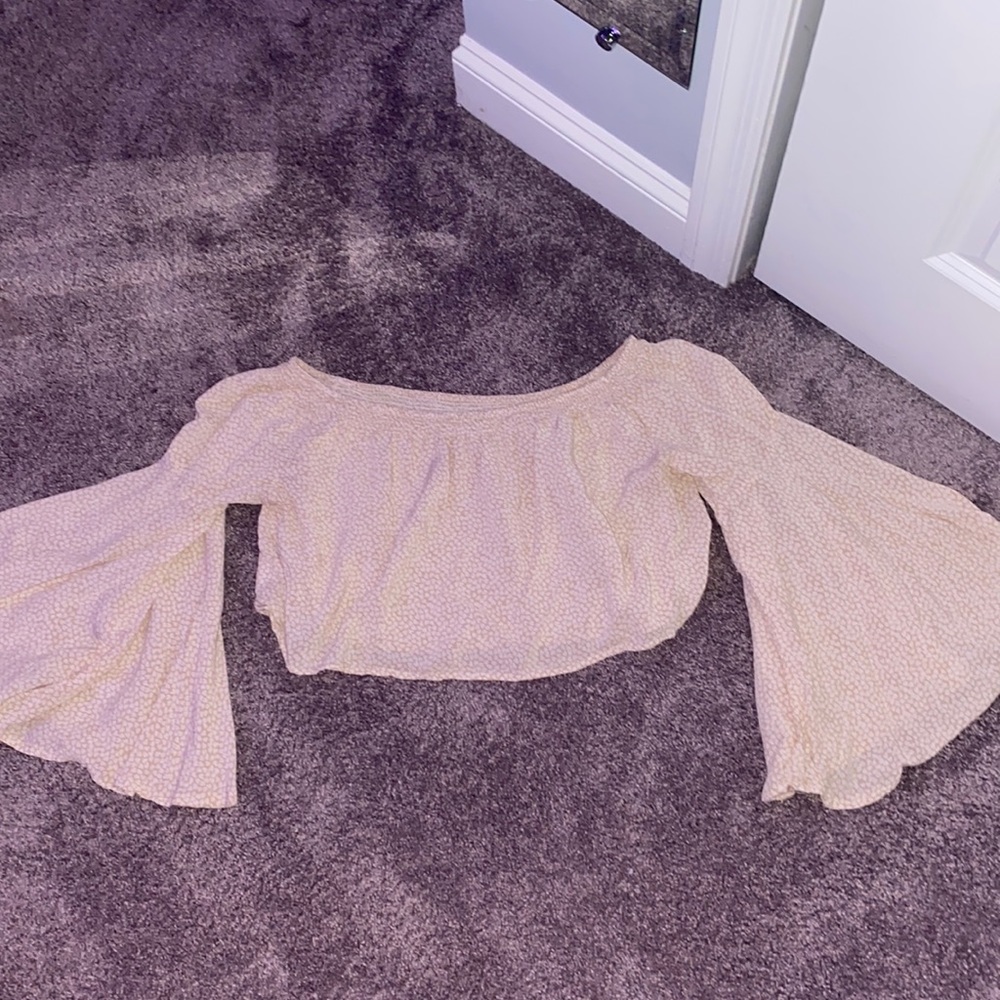 Off the shoulders beige/white size small top